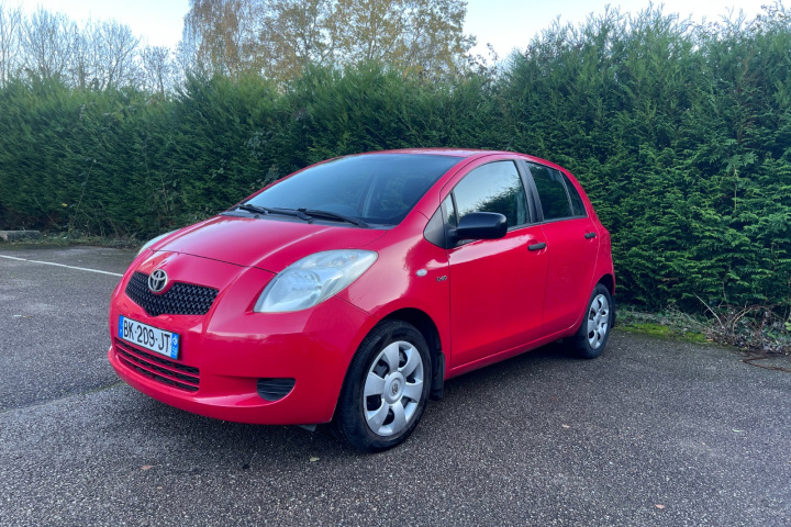TOYOTA YARIS II